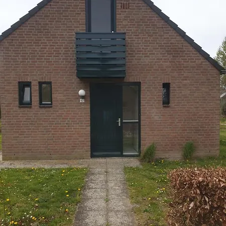 Дом отдыха Recreatiewoning Maas En Waal 92 *