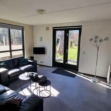 Recreatiewoning Maas En Waal 92 Holiday home *