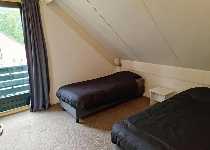 Holiday home Recreatiewoning Maas En Waal 92 *