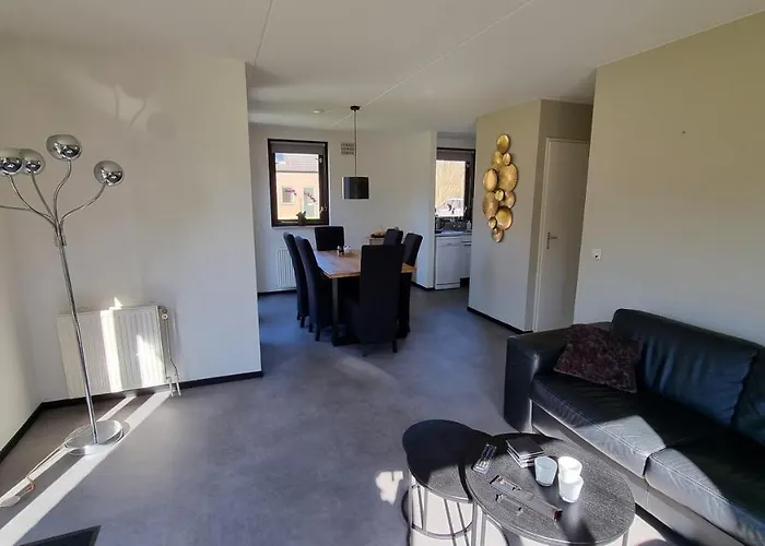 Сasa de vacaciones Recreatiewoning Maas En Waal 92