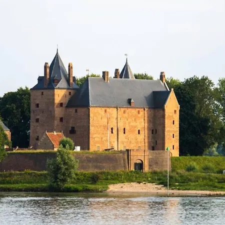 Recreatiewoning Maas En Waal 92 Сasa de vacaciones